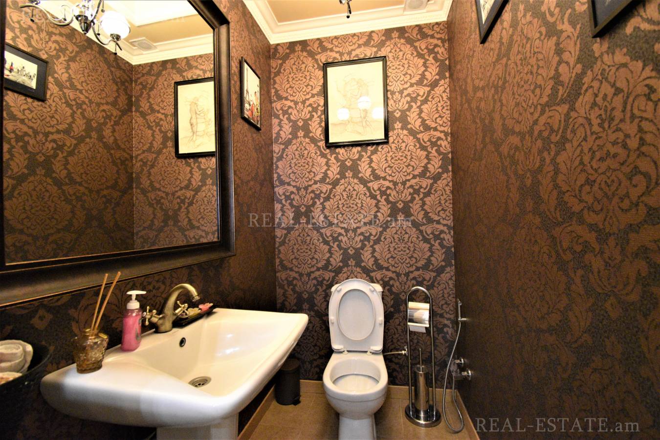 2 bedroom apartment for sale Aram St, Center Yerevan, 116413