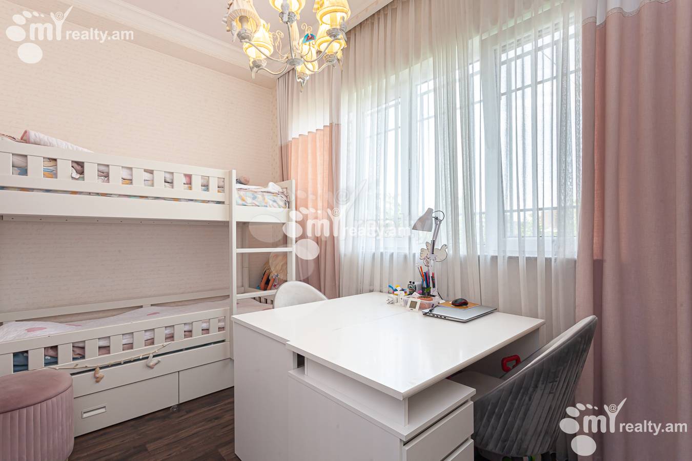 3 bedroom apartment for sale Mashtots Ave, Center Yerevan, 155621