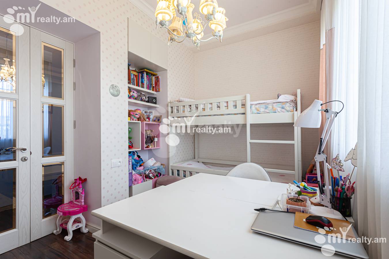 3 bedroom apartment for sale Mashtots Ave, Center Yerevan, 155621