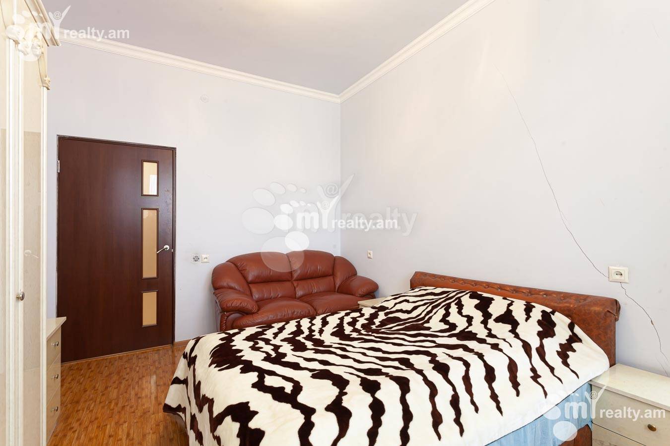 4 սենյականոց բնակարան  Ծարավ Աղբյուրի փող., Ավան Երևան, 155338