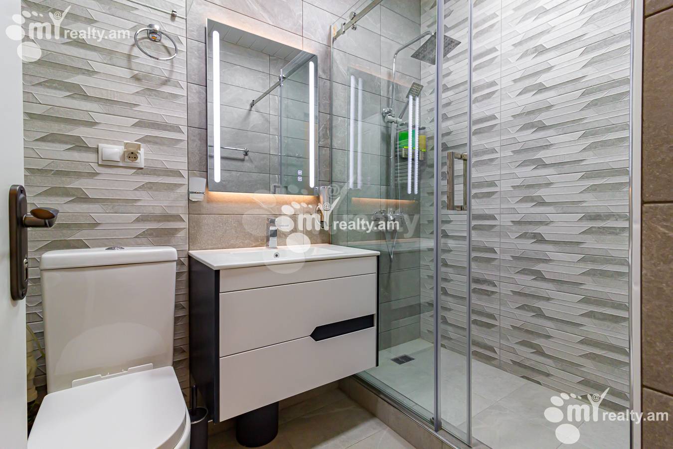 Купить 2 комнатную квартиру Аргишти ул, Центр Ереван, 151041