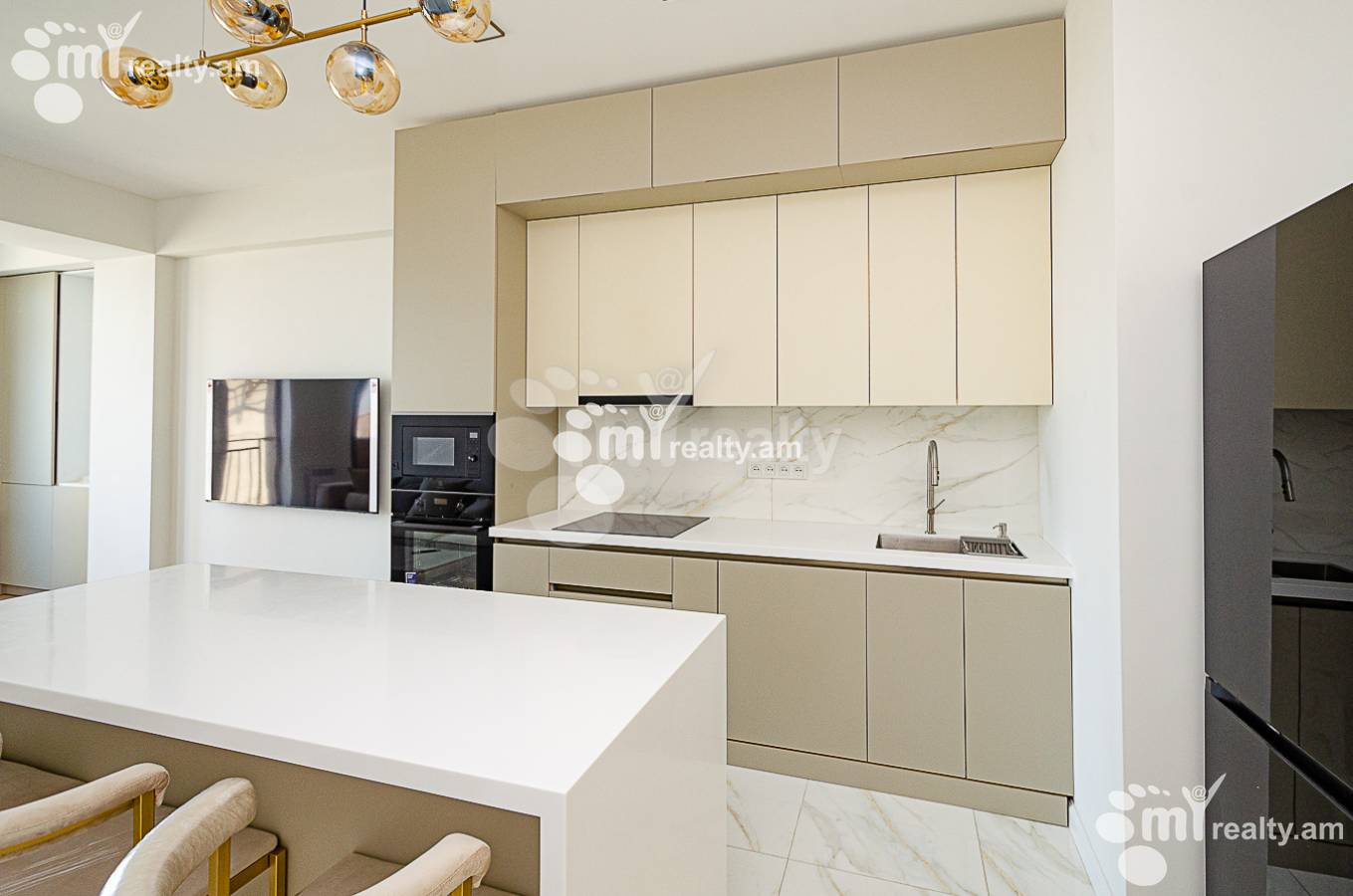 3 սենյականոց բնակարան  Չարենցի փող, Կենտրոն Երևան, 151966