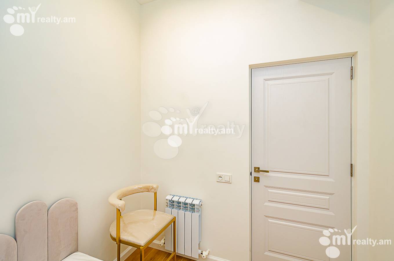 3 սենյականոց բնակարան  Չարենցի փող, Կենտրոն Երևան, 151966