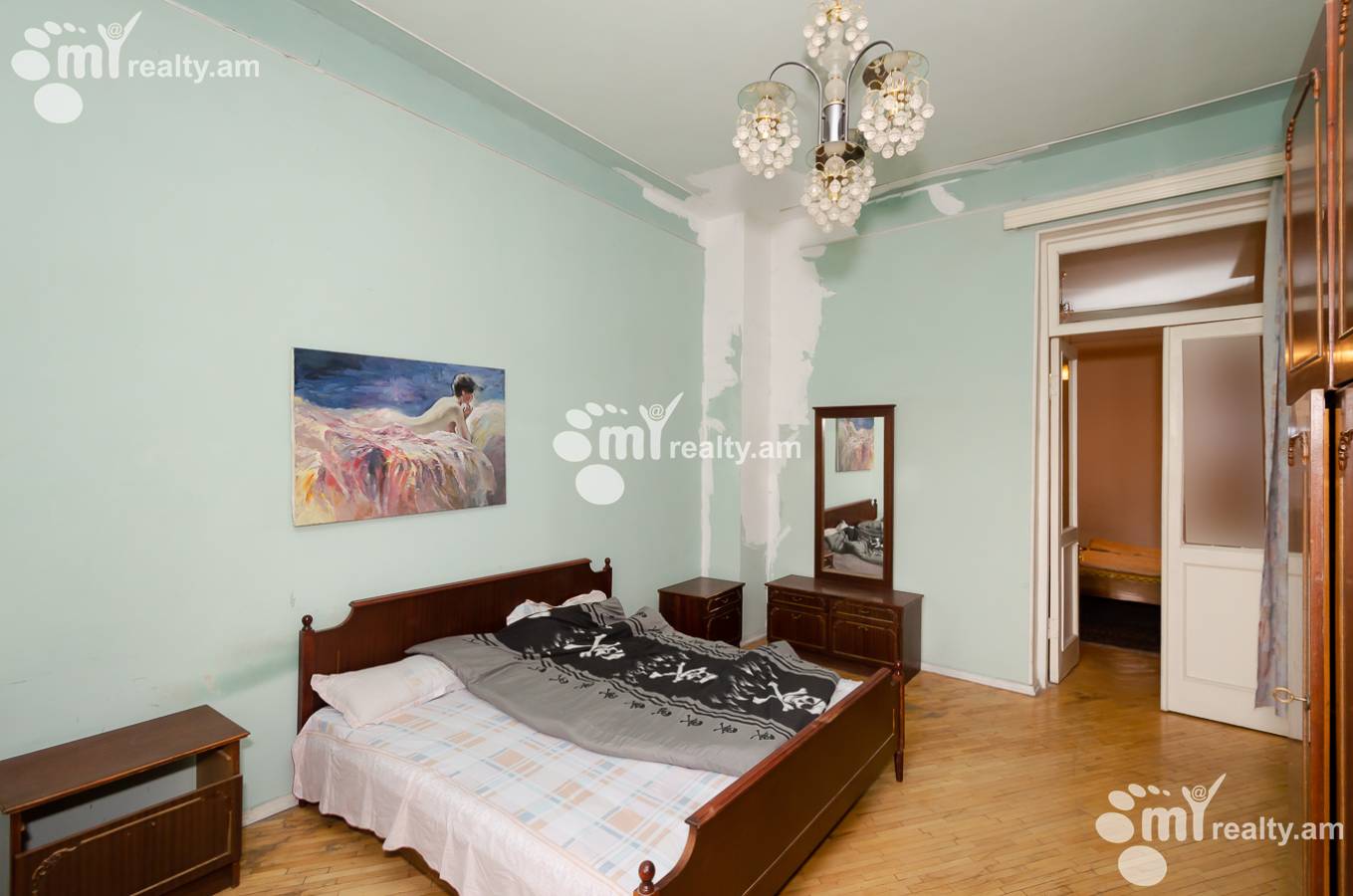 4 bedroom apartment for sale Abovyan St, Center Yerevan, 152290
