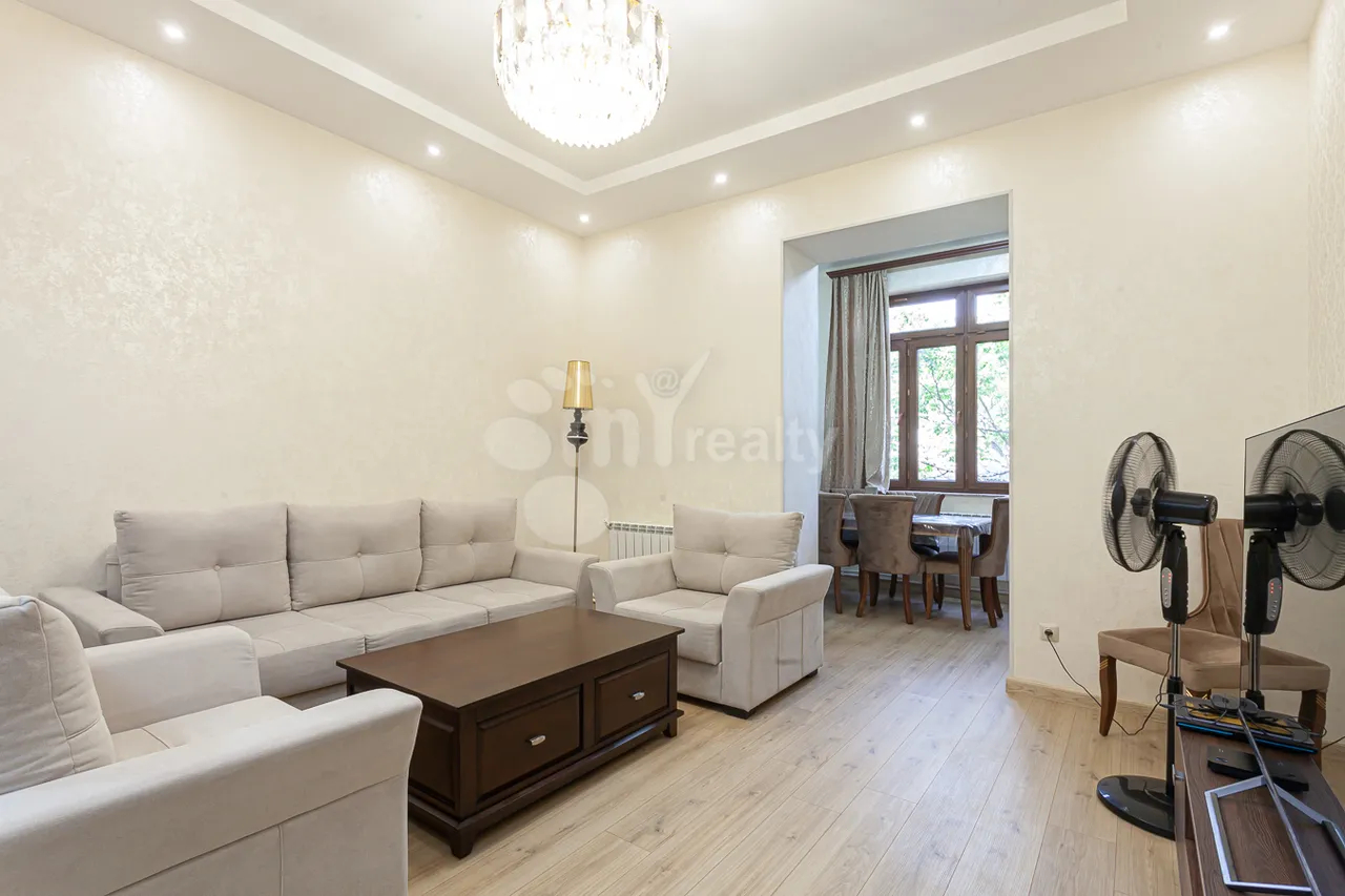 3 bedroom apartment for rent خیابان پارونیان, مرکز شهر ایروان, 157956