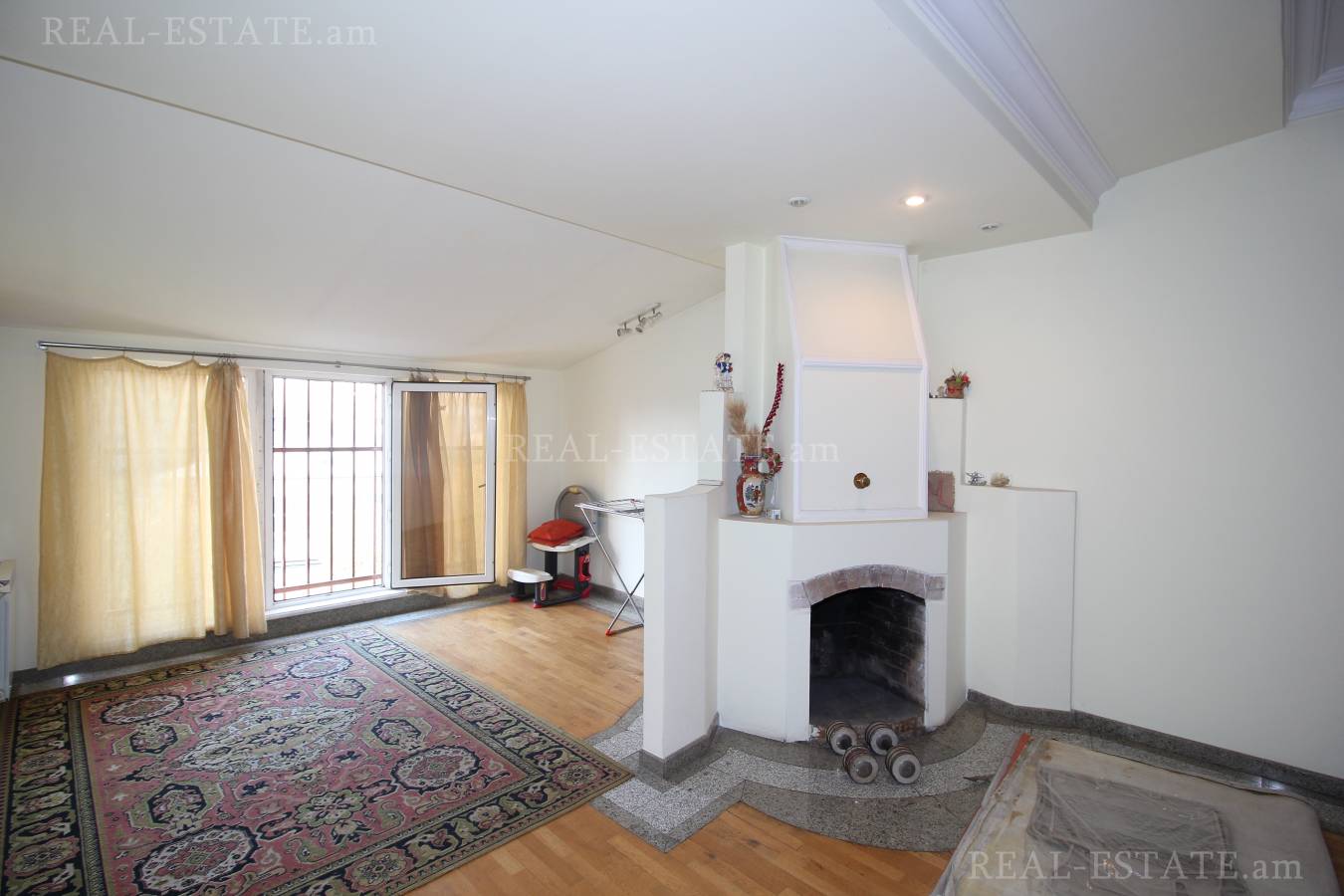 4 սենյականոց բնակարան  Պարոնյան փող, Կենտրոն Երևան, 86934