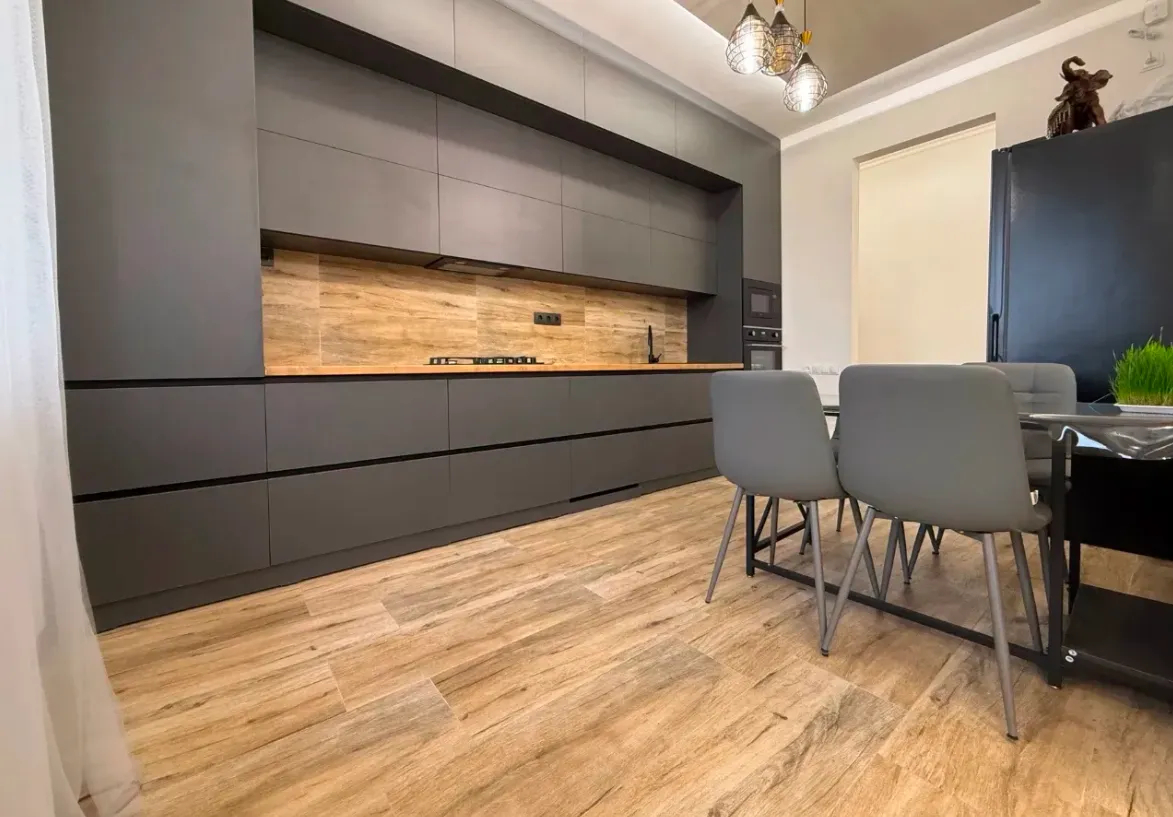 3 bedroom apartment for sale M․ Melqonyan str, مرکز شهر ایروان, 159964