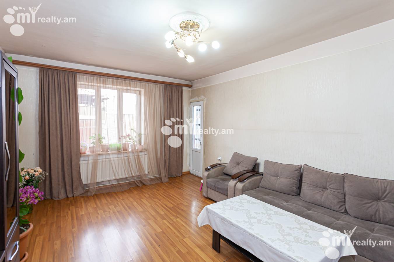 4 bedroom apartment for sale Kajaznuni St, Center Yerevan, 143099