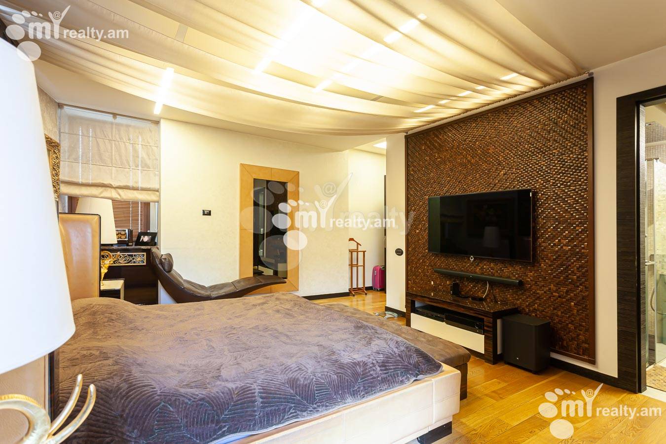 4 սենյականոց բնակարան  Տերյան փող, Կենտրոն Երևան, 155295