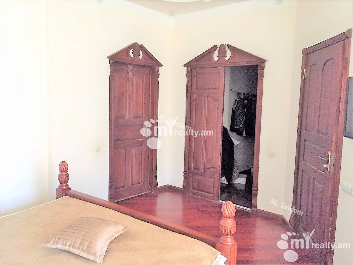 4 bedroom apartment for sale Azatutyan Ave, Arabkir Yerevan, 124007