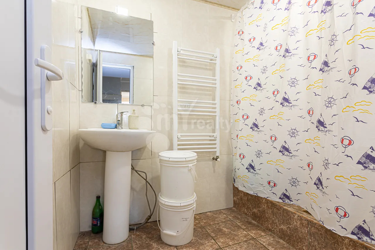 3 bedroom apartment for sale خیابان آدونس, عربگیر ایروان, 157907