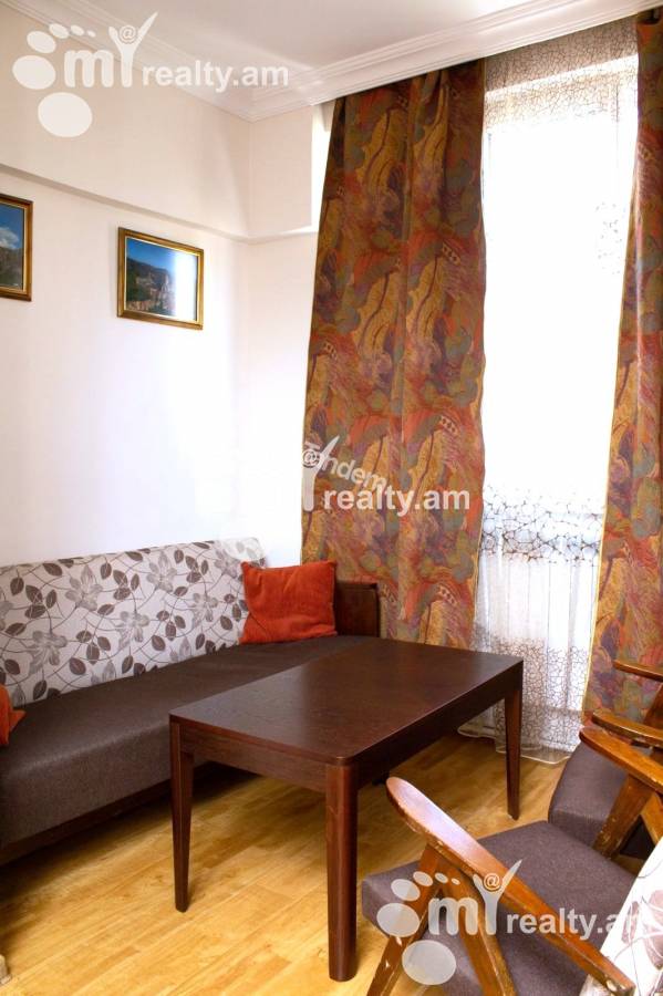 3 bedroom apartment for rent Abovyan St, Center Yerevan, 142503