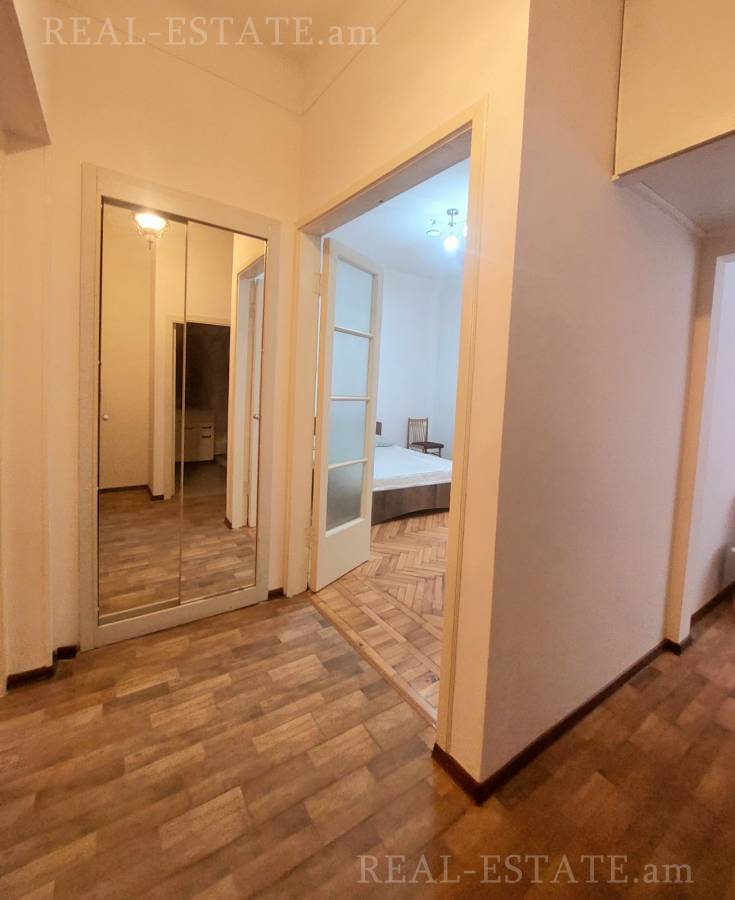 Снять коммерческoе помещение Баграмян пр(Кентрон), Центр Ереван, 140168