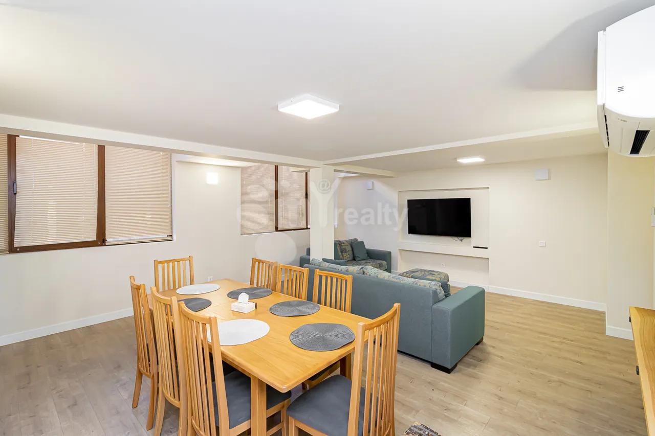 3 bedroom apartment for rent Antarayin St, Center Yerevan, 161496