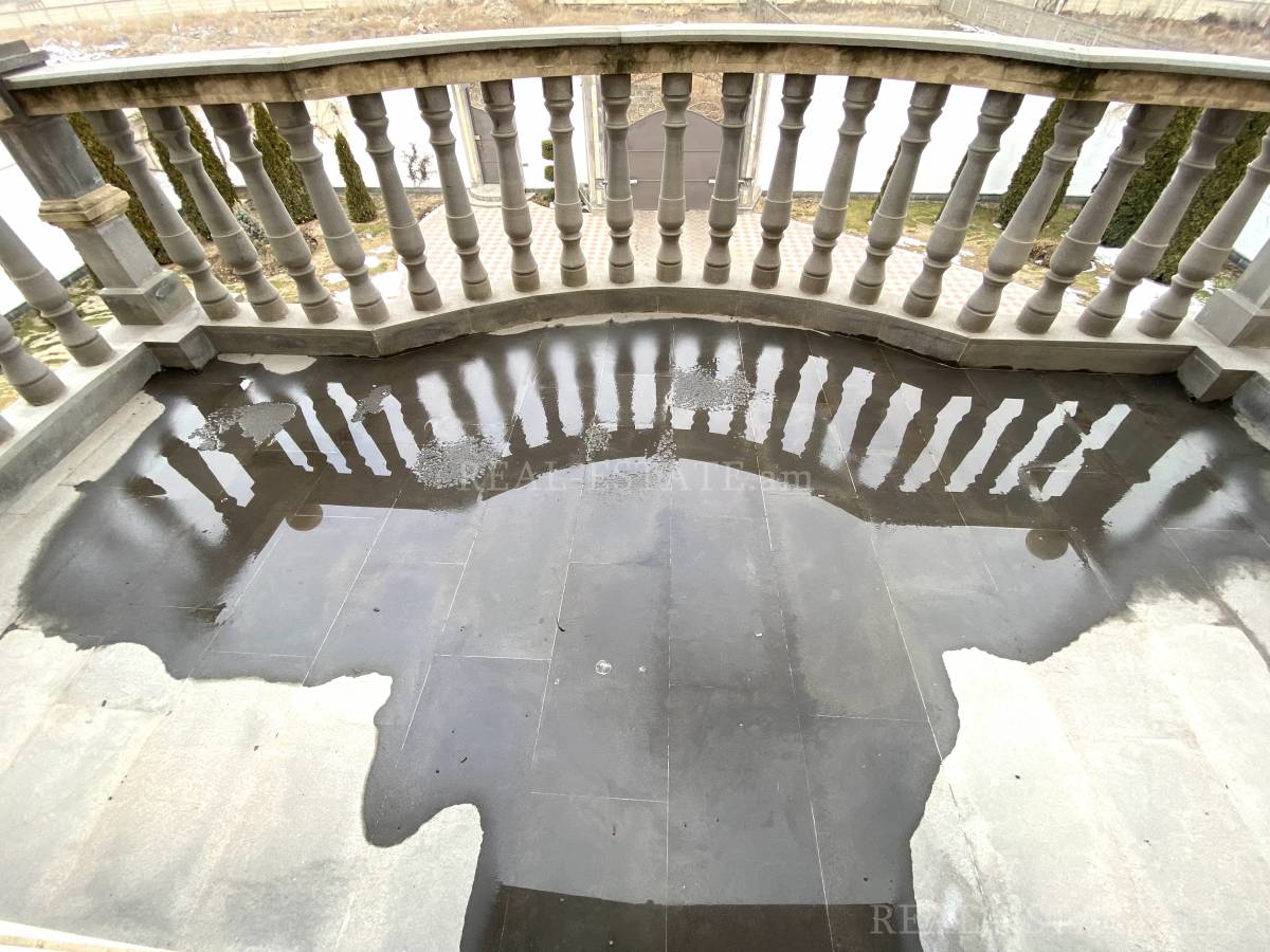 Купить дом Таиров ул., Центр Ереван, 118399