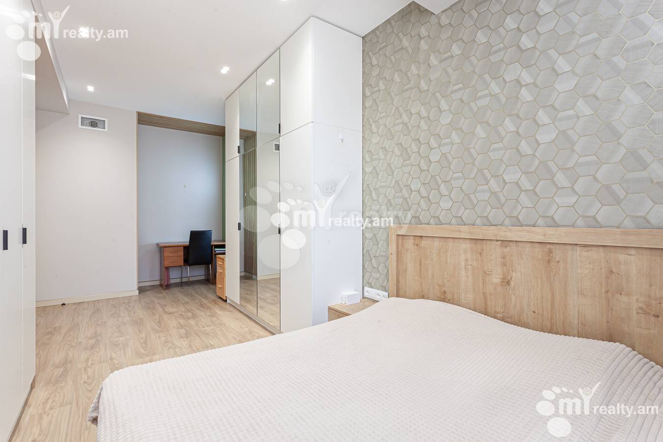 3 սենյականոց բնակարան  Ներսիսյան փող., Քանաքեռ-Զեյթուն Երևան, 155727