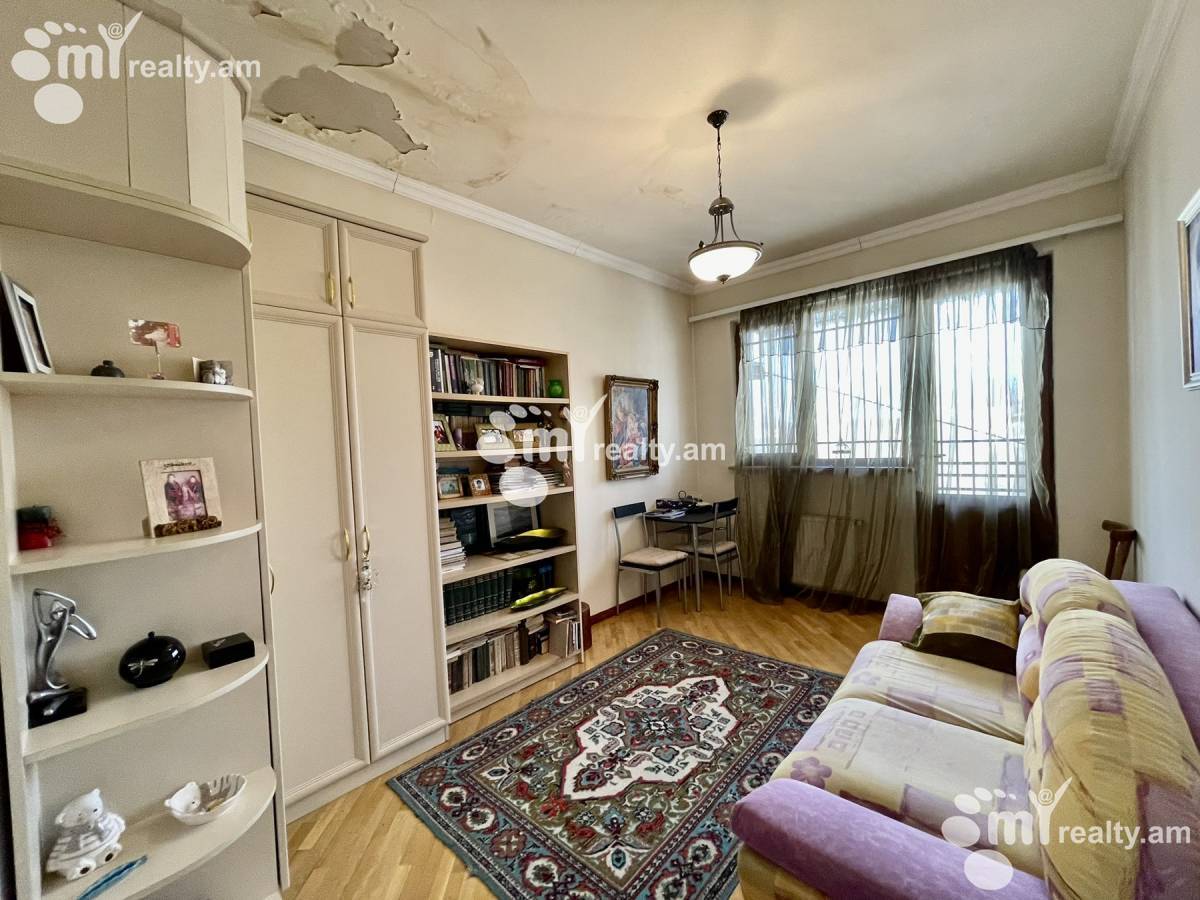4 bedroom apartment for sale Rafayel Lemkin's street, Center Yerevan, 131555