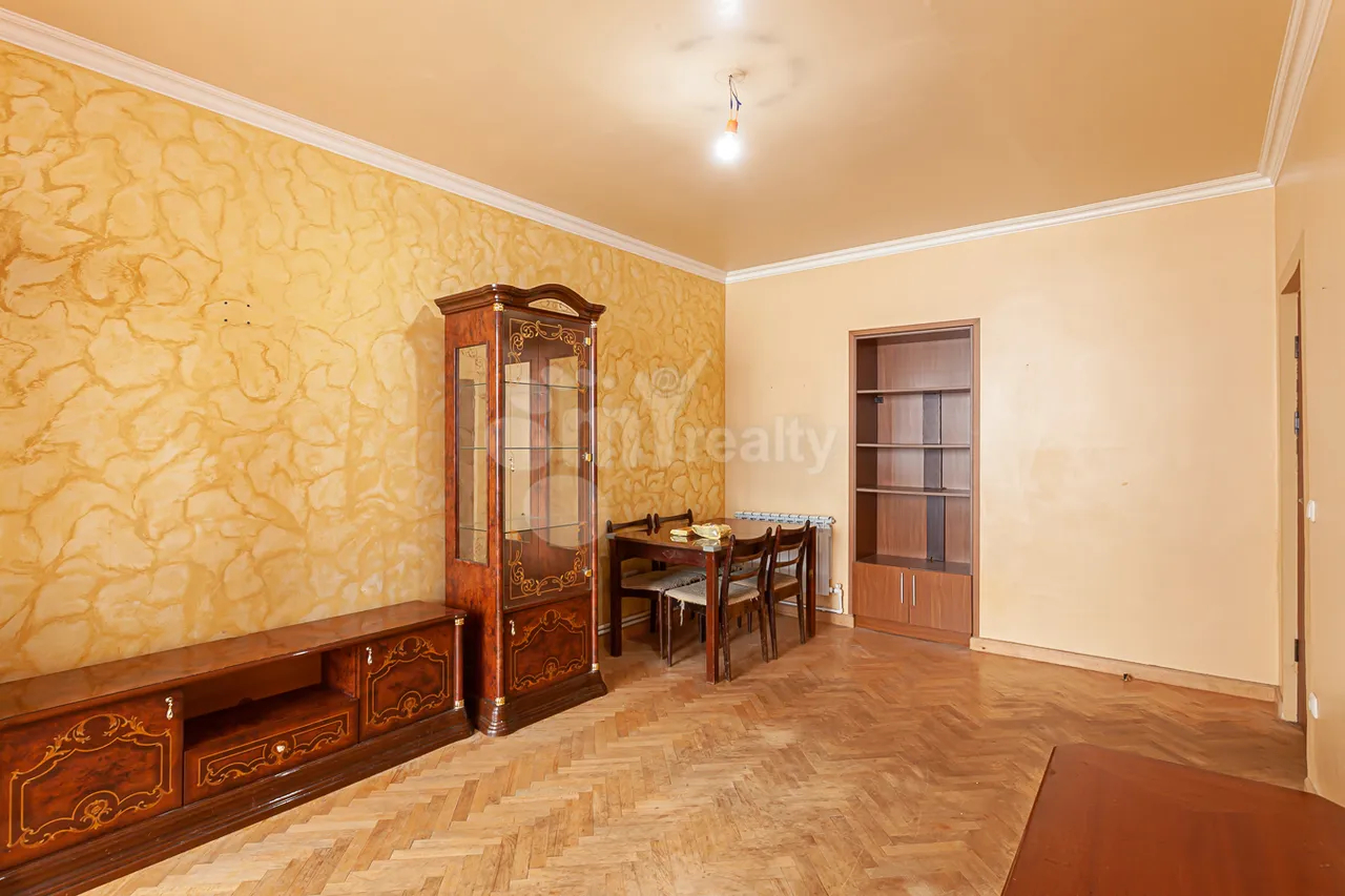 3 bedroom apartment for sale Zakyan St, Center Yerevan, 160263