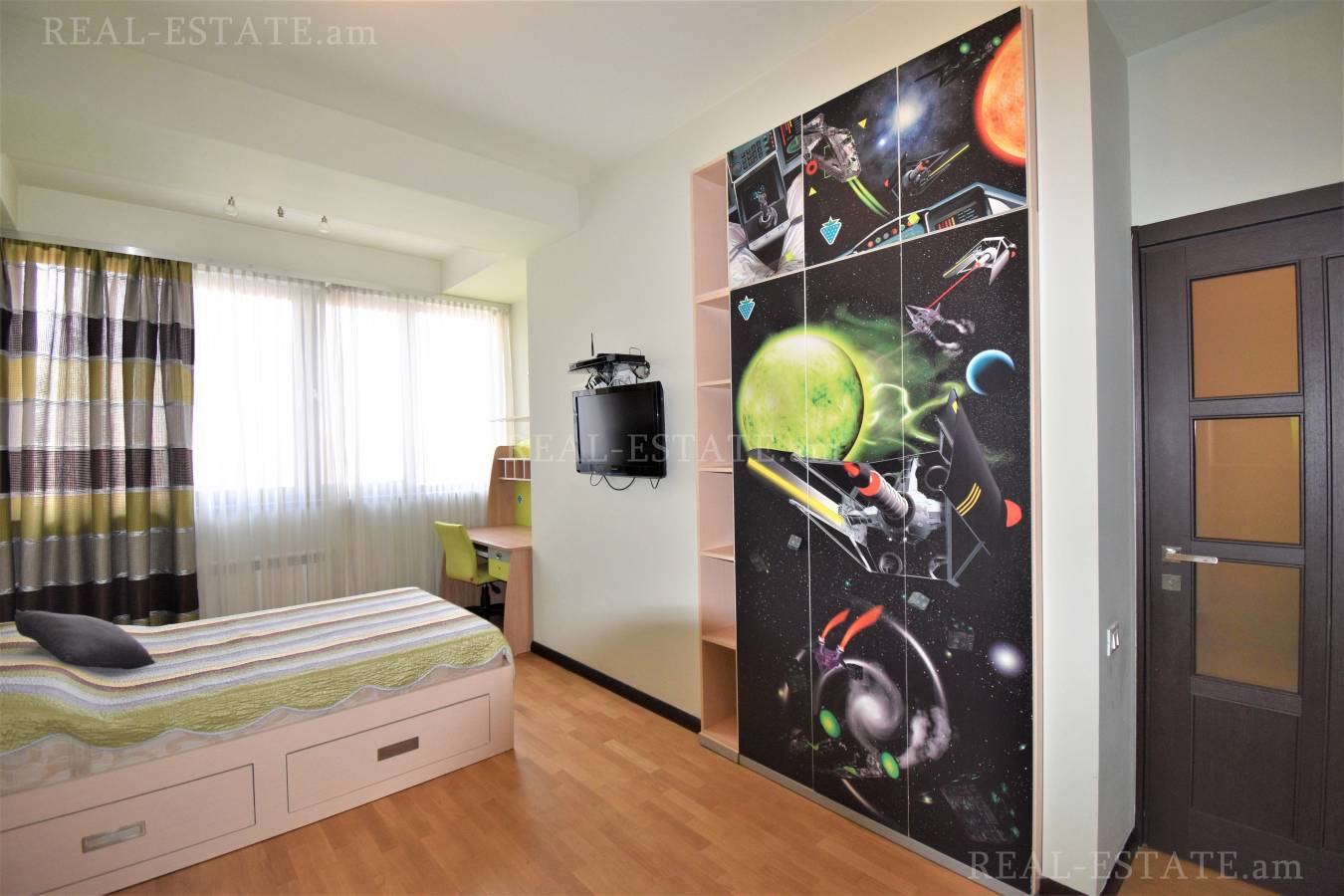 4 bedroom apartment for sale خیابان کِری, عربگیر ایروان, 118217