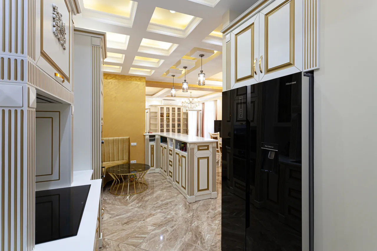 3 bedroom apartment for rent rue d'Amiryan, Center Yerevan, 161928