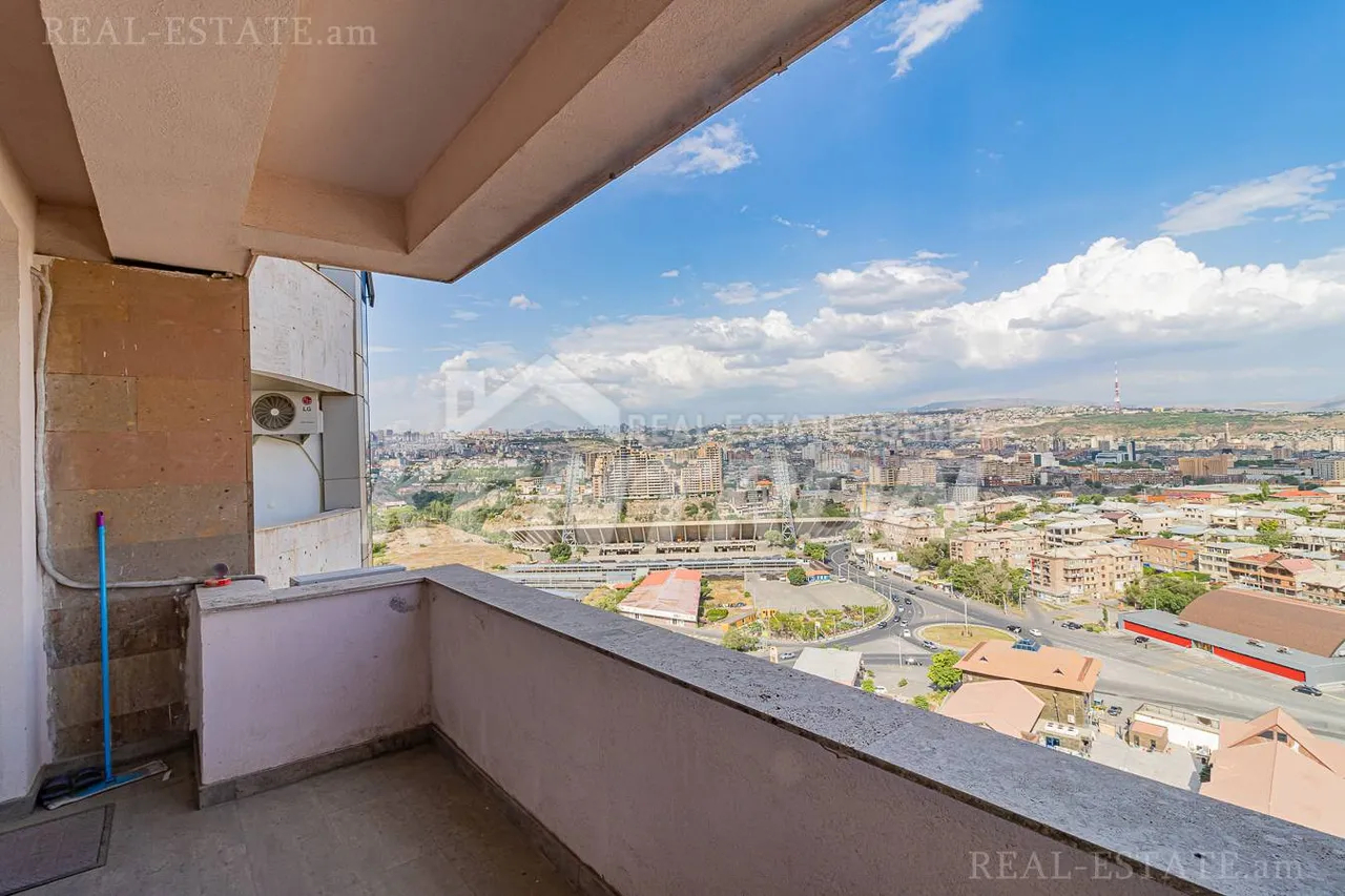 3 bedroom apartment for sale خیابان تِسی تِسِرناکابِرد, مرکز شهر ایروان, 159543