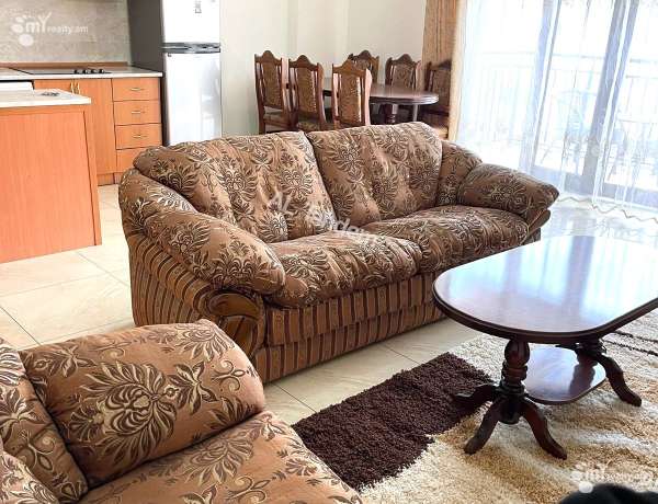 varcov-bnakaran-norakaruycum/2-senyakanoc/Aram+St/Center/Yerevan