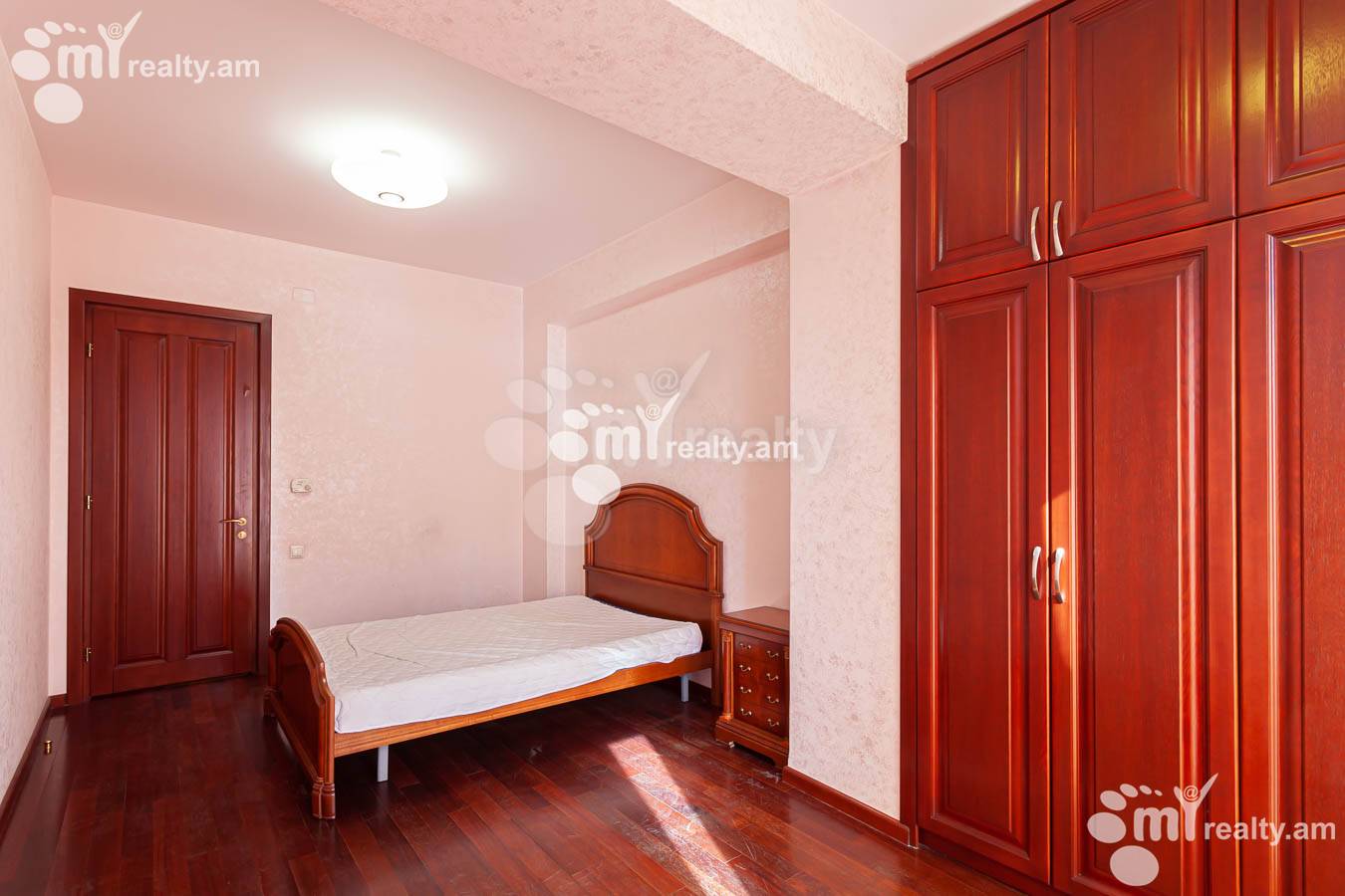 3 bedroom apartment for rent Northern (Hyusisayin)  Ave, Center Yerevan, 153005