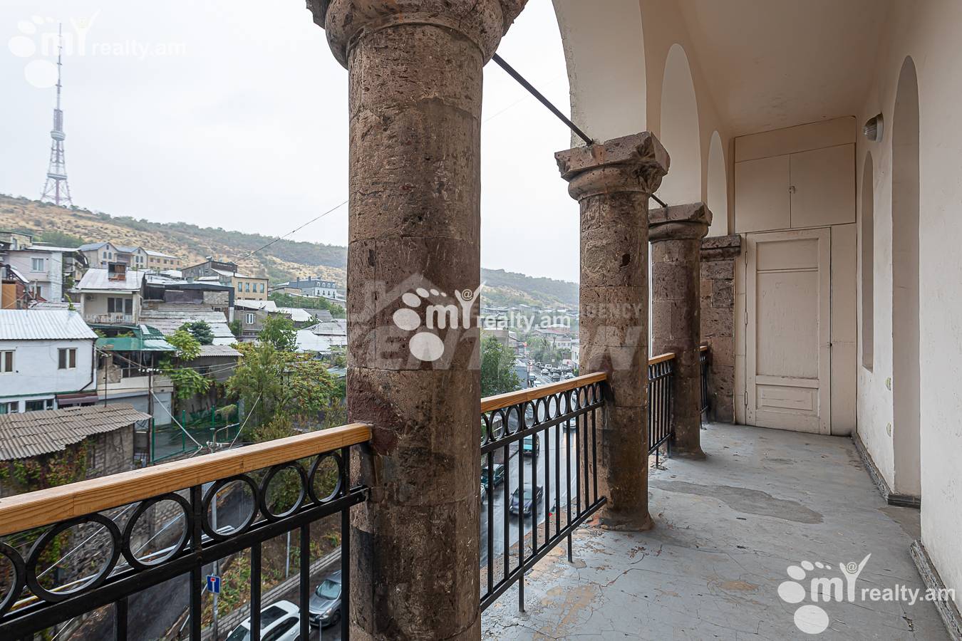 3 սենյականոց բնակարան  Չարենցի փող, Կենտրոն Երևան, 156878