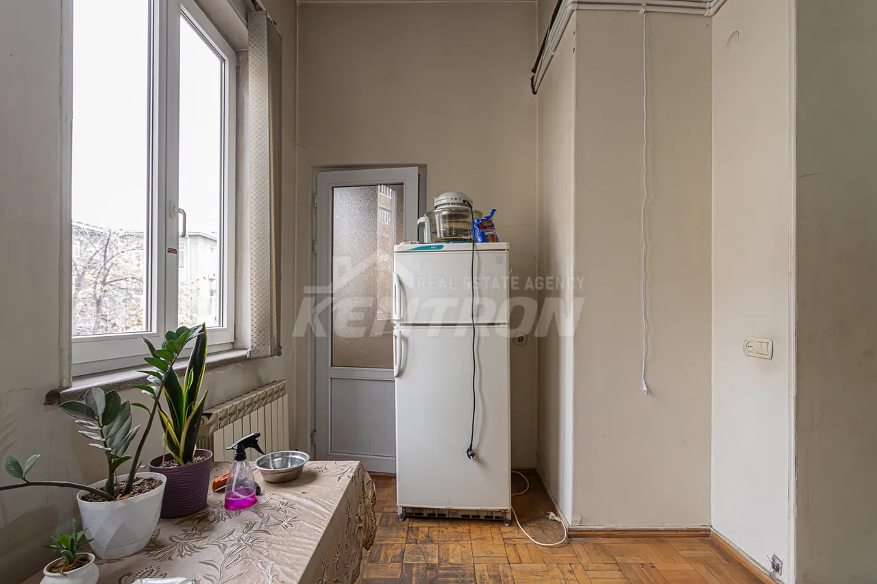 4 bedroom apartment for sale Isahakyan St, Center Yerevan, 158231