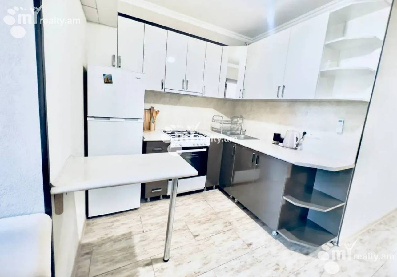 3 bedroom apartment for rent Hin yerevantsi St, Center Yerevan, 143552