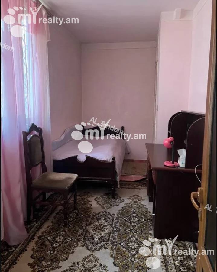 Купить 4 комнатную квартиру Саят-Нова пр, Центр Ереван, 141268