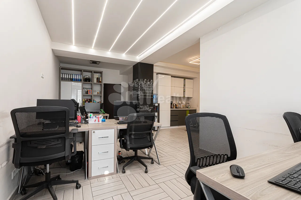 Commercial property for rent Buzand St, Center Yerevan, 157958