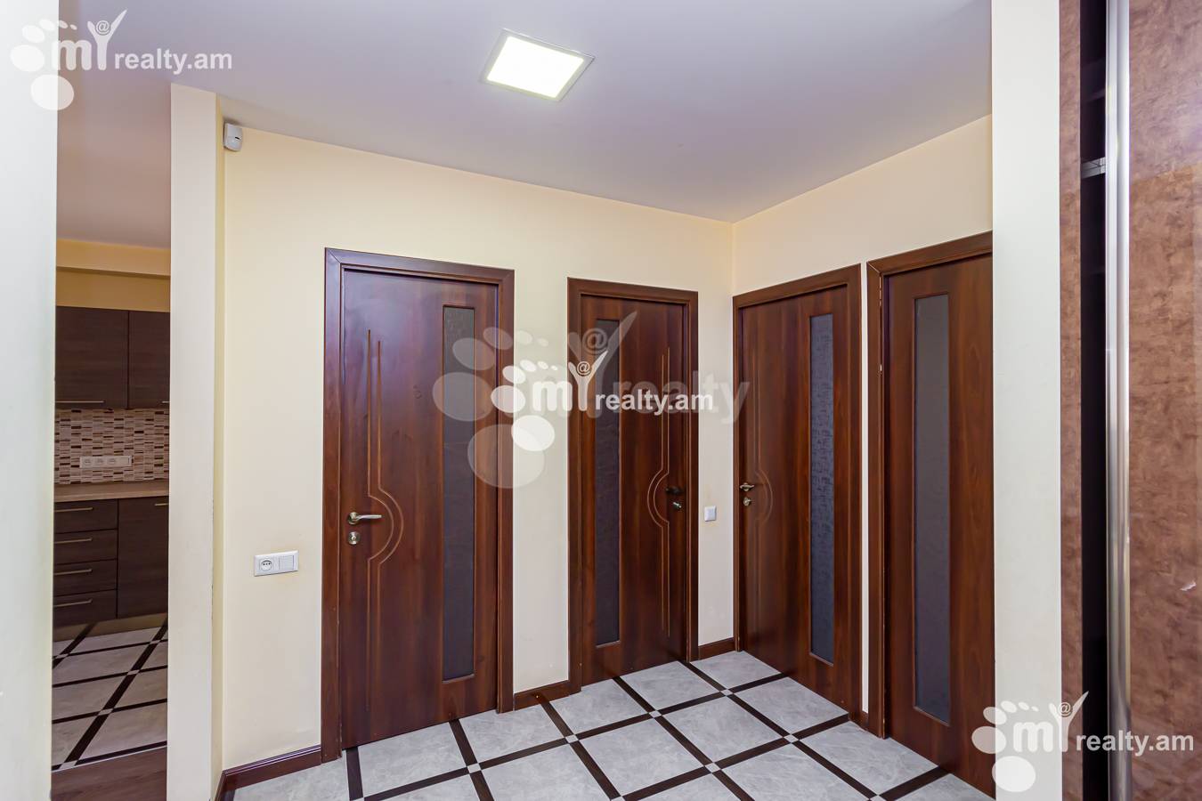 3 bedroom apartment for sale E. Qochar St, Center Yerevan, 152483