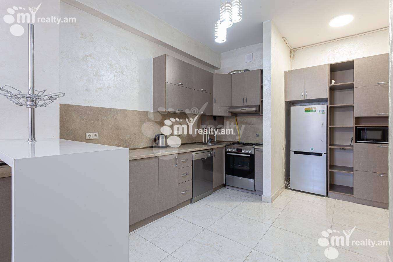 Купить 3 комнатную квартиру Налбандян ул, Центр Ереван, 155043