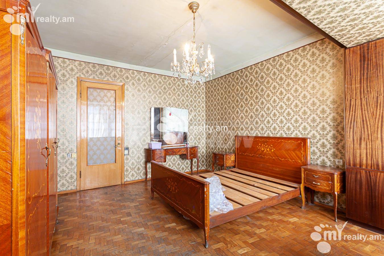 Купить 4 комнатную квартиру Таманян ул, Центр Ереван, 145123