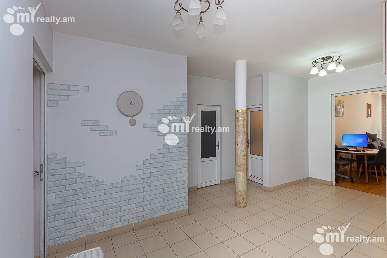 3 սենյականոց բնակարան  Նալբանդյան փող, Կենտրոն Երևան, 152406