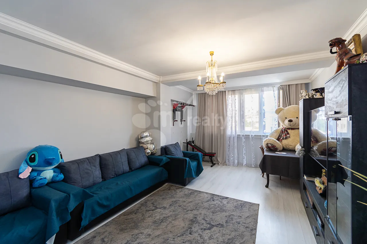 3 bedroom apartment for sale Saryan St, Center Yerevan, 160947