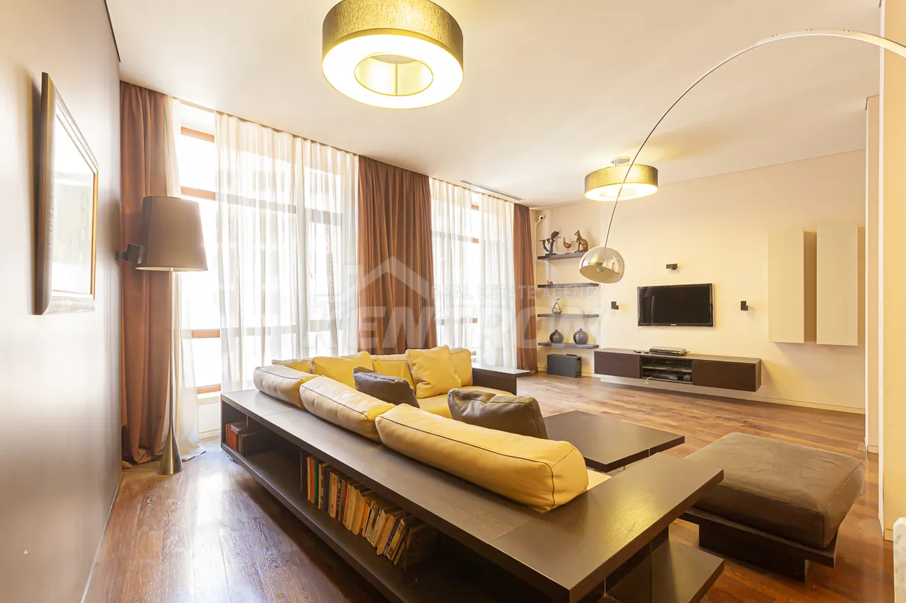 4 bedroom apartment for sale Northern(Hyusisayin)  Ave, Center Yerevan, 157215