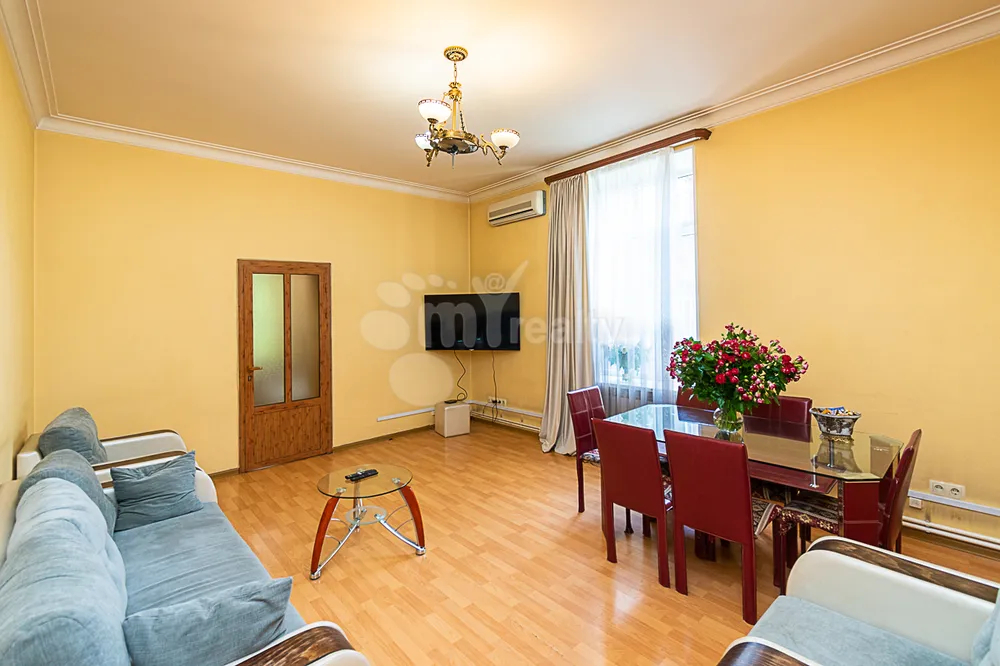 bnakaran/3-senyakanoc/Abovyan+St/Center/Yerevan