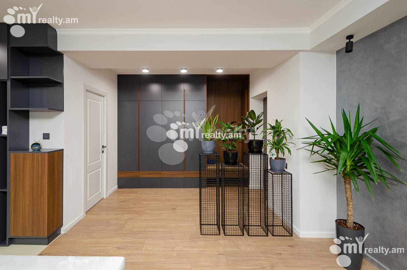 3 սենյականոց բնակարան  Օրբելի Եղբայրների փող, Արաբկիր Երևան, 142936