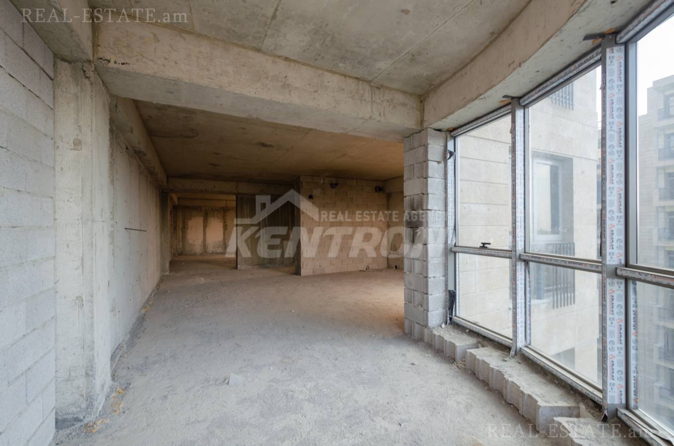 3 bedroom apartment for sale Paronyan St, Center Yerevan, 136720