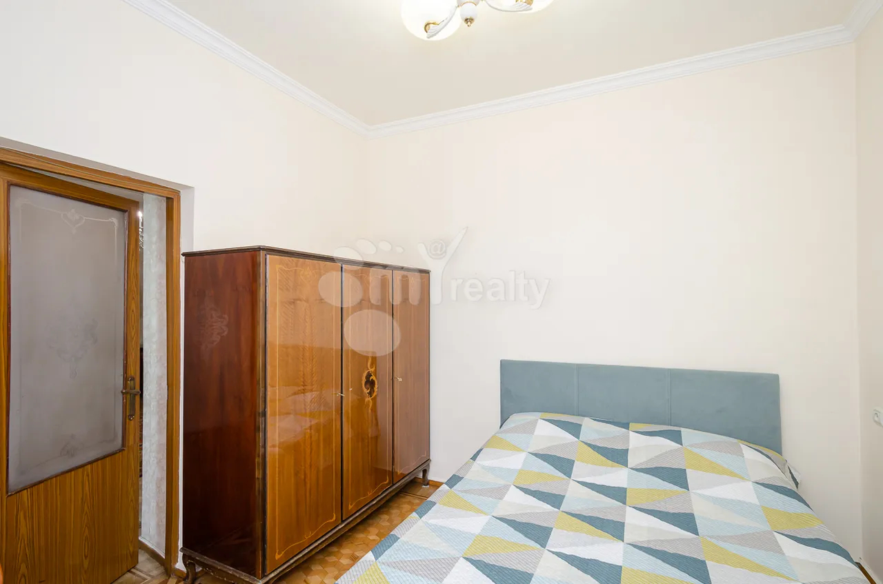 3 bedroom apartment for rent Tumanyan St, Center Yerevan, 161491