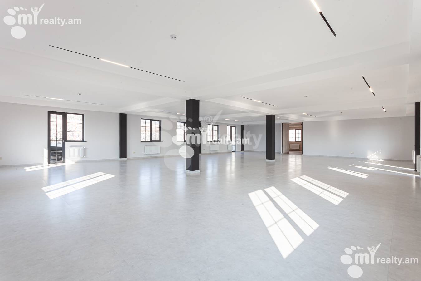 Снять коммерческoе помещение Исаков пр, Центр Ереван, 154555