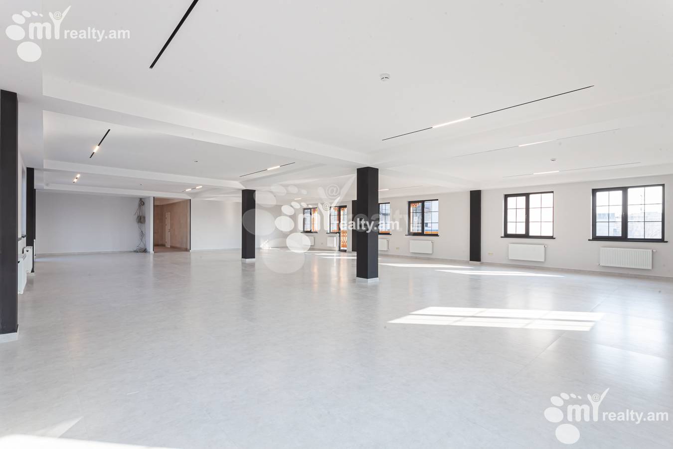 Снять коммерческoе помещение Исаков пр, Центр Ереван, 154555