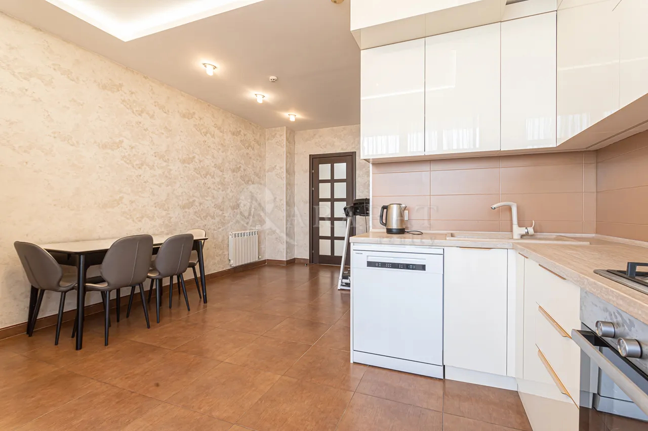 4 bedroom apartment for rent (خیابان باقرامیان (عربکیر, عربگیر ایروان, 158371