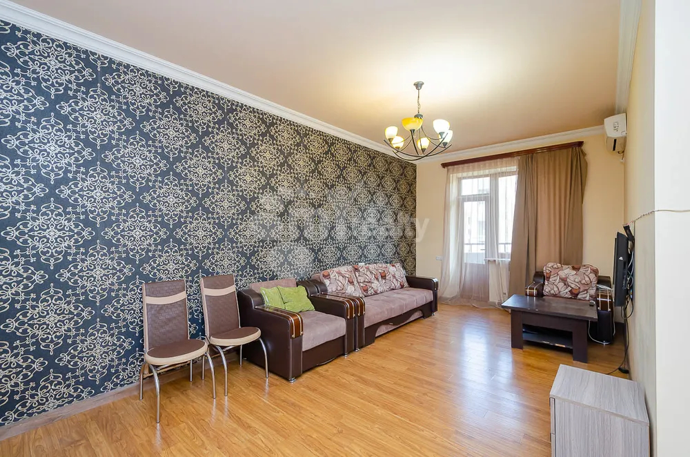 3-senyakanoc-bnakaran-vacharq-Yerevan-Center