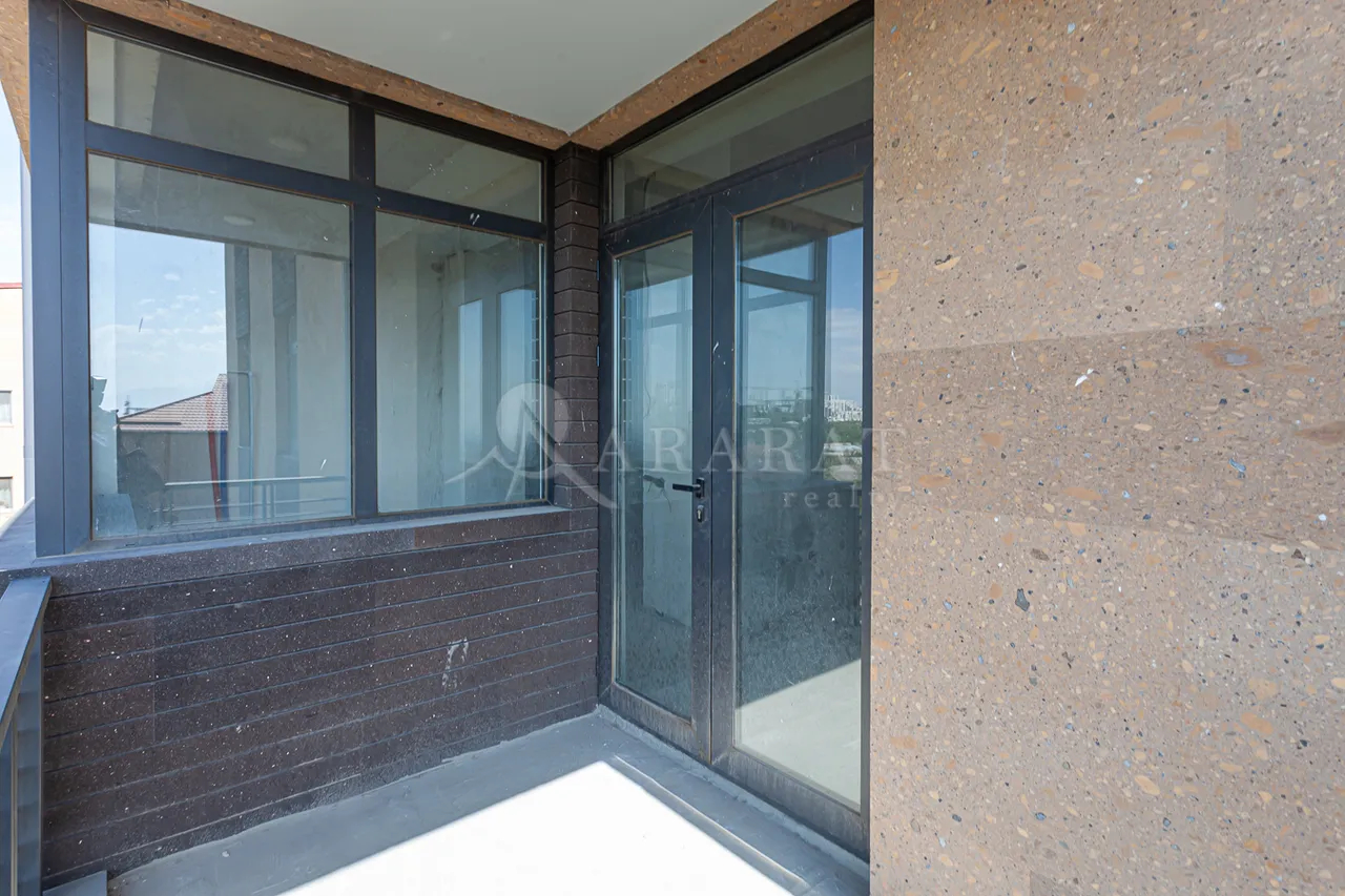 4 bedroom apartment for sale G. Hovsepyan St, Nork-Marasch Yerevan, 161928