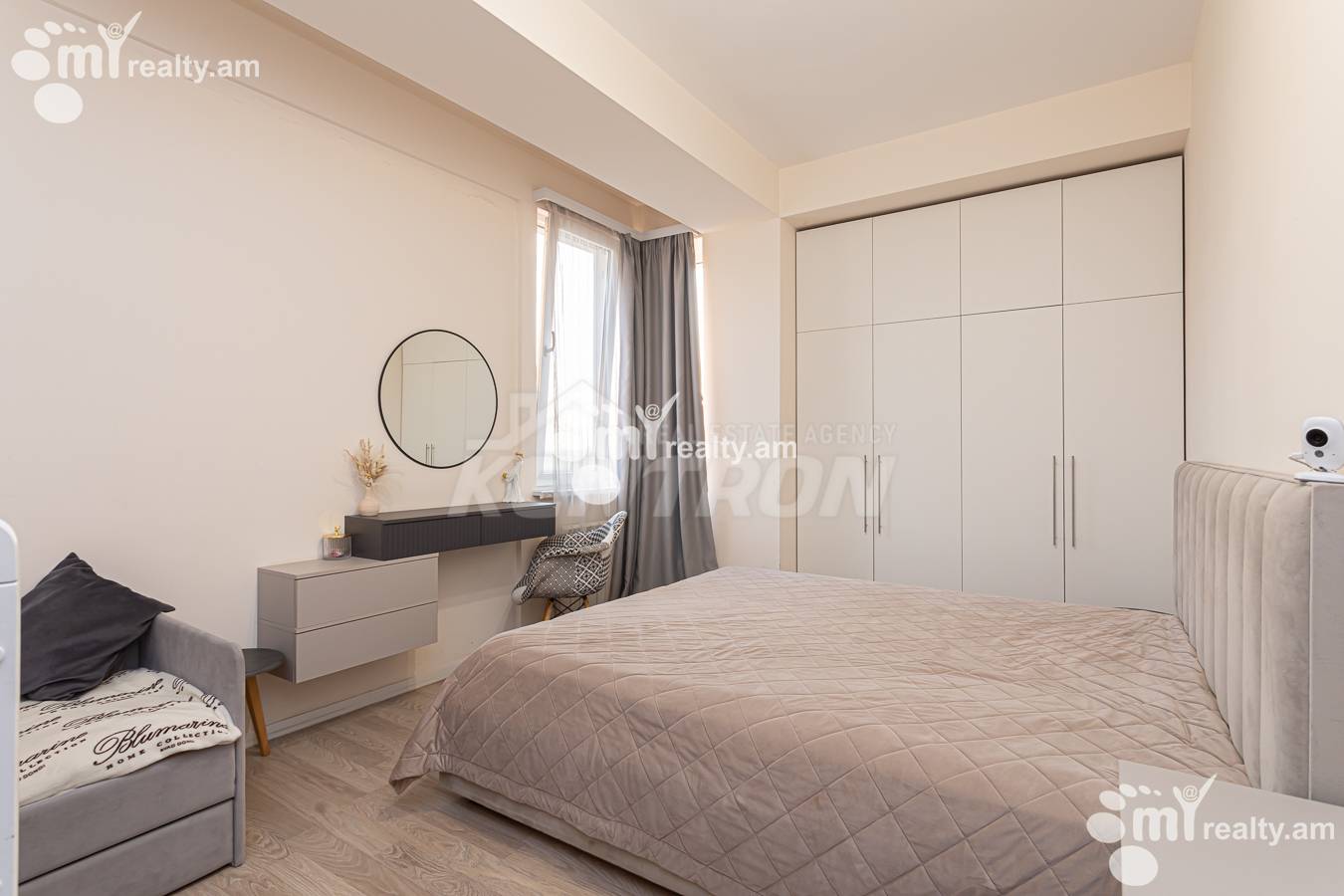 3 սենյականոց բնակարան  Միկոյան փող, Դավթաշեն Երևան, 156936