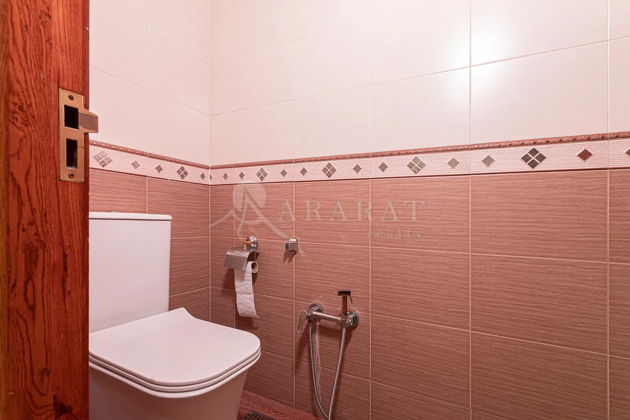 5 bedroom apartment for rent Spendiaryan St, Center Yerevan, 158572