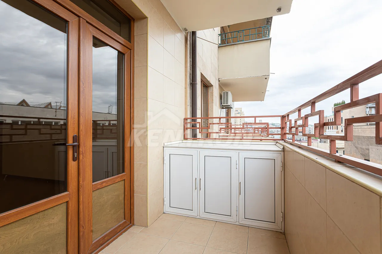 4 bedroom apartment for sale Vardanants St, Center Yerevan, 157556